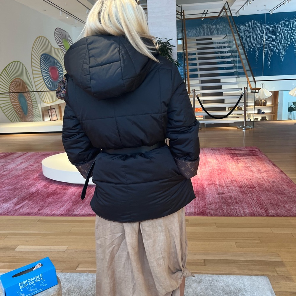 Louis Vuitton coat - Picture 3 of 16